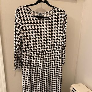 Houndstooth Dress size large never worn